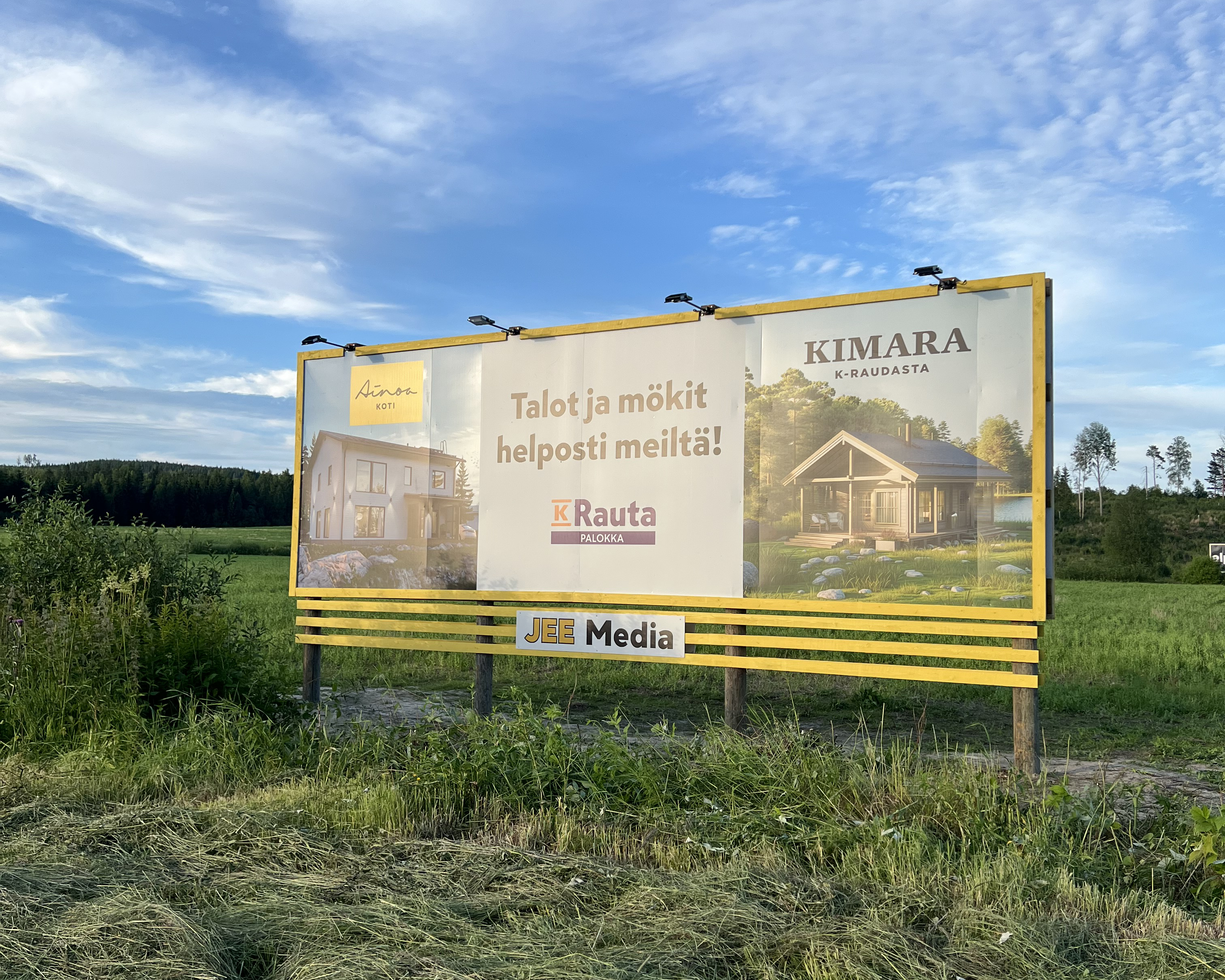 JEE Media Billboard